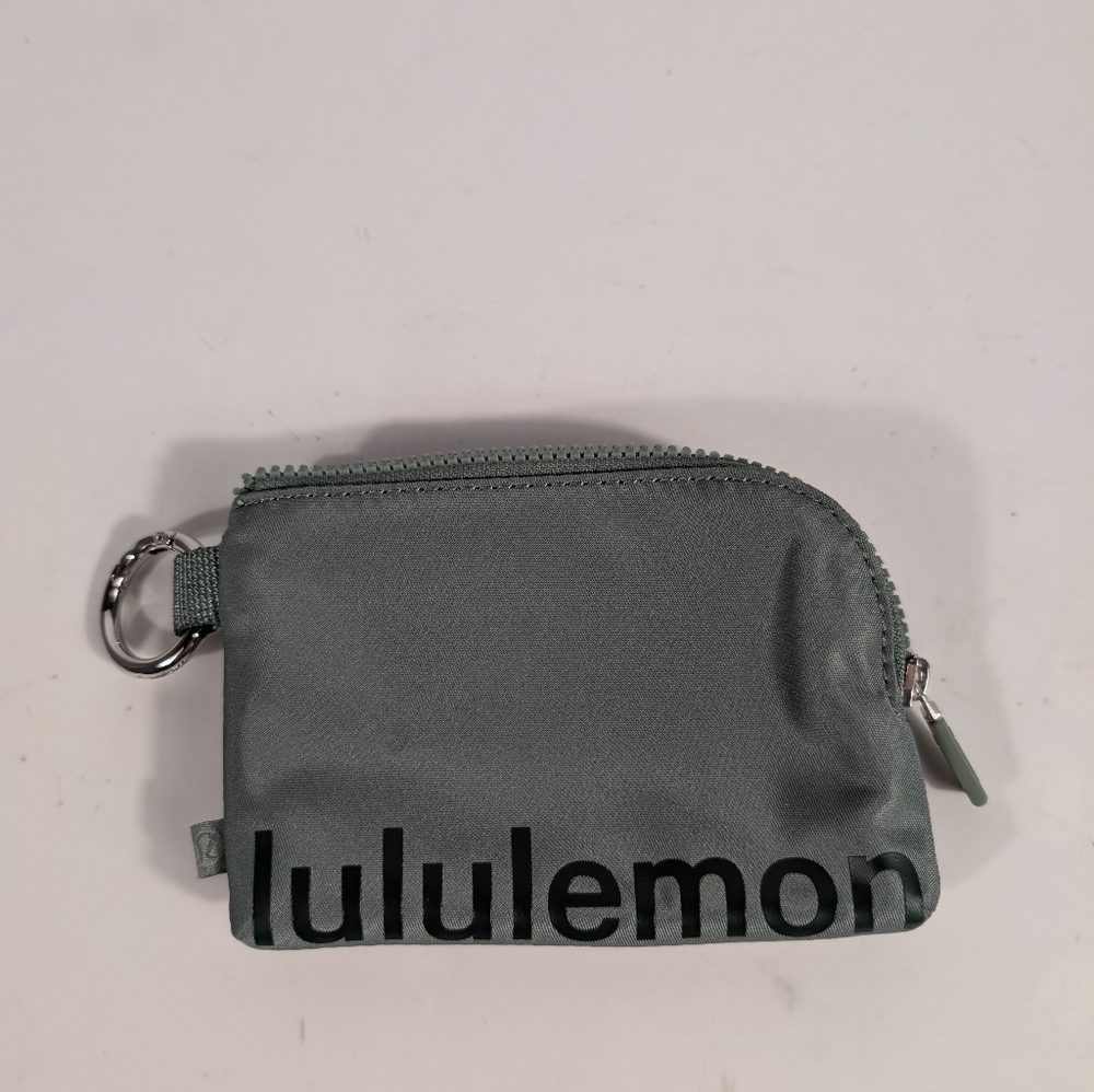 Lululemon Clippable Card Pouch